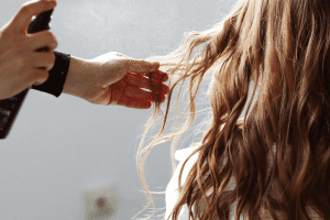 Cara Menggunakan Hairspray Dengan Benar